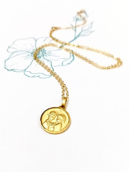 Collier pendentif médaille couple d'amoureux gold filled