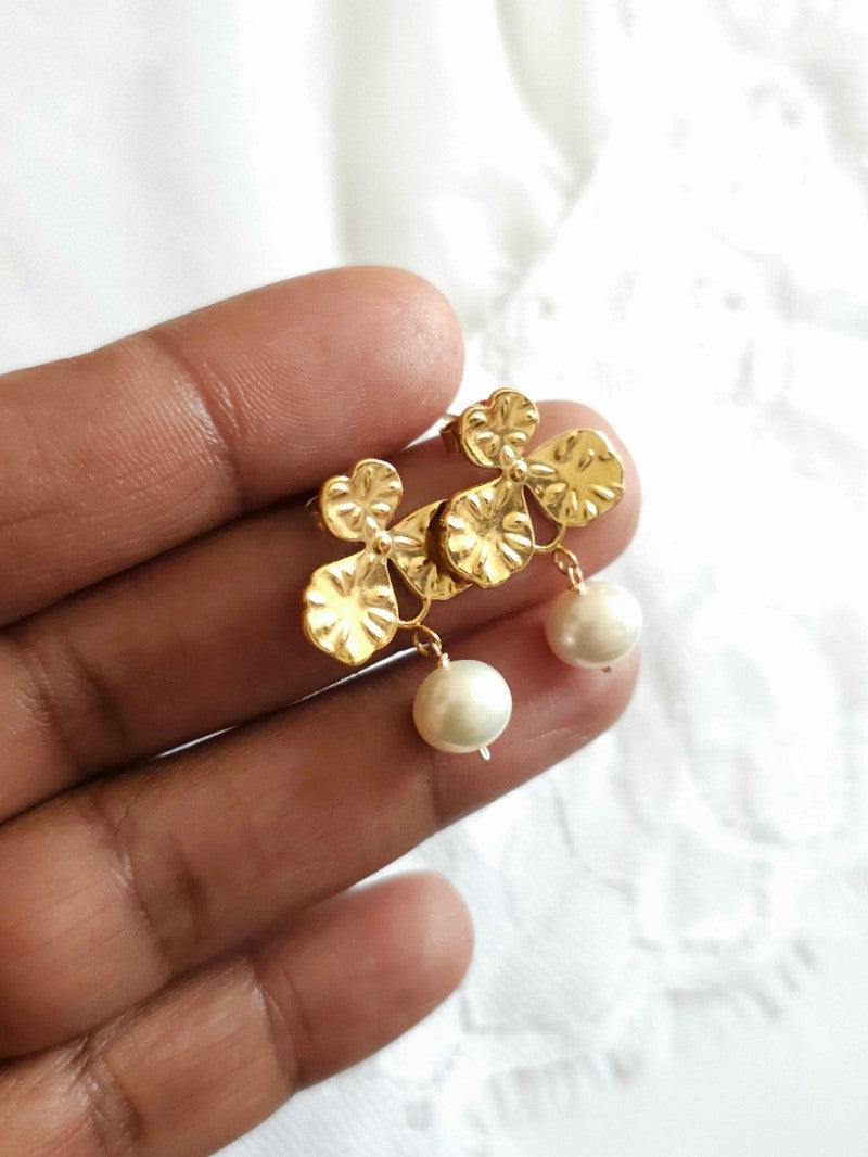 Pensées boucles d'oreilles bijou mariage fleurs et perles