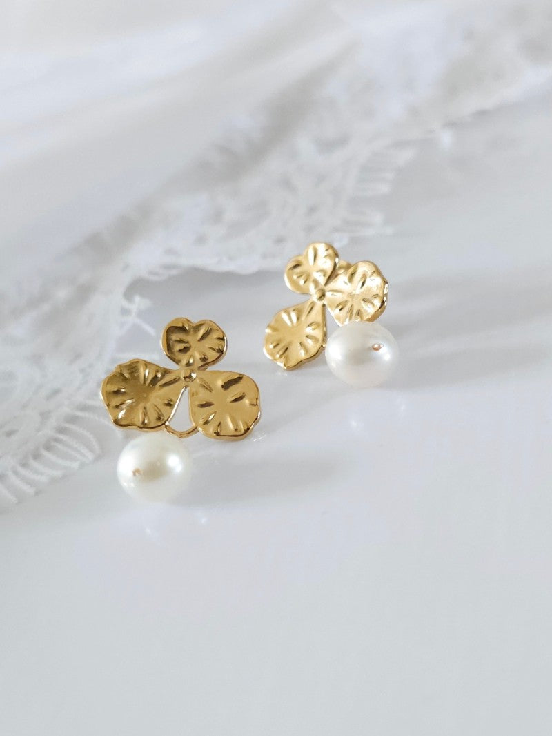 Pensées boucles d'oreilles bijou mariage fleurs et perles