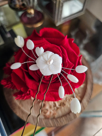 Commande personnalisée Saint-Valentin - Pic à chignon fleurs de nacre