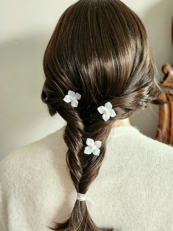 Pic Friska fleurs en satin accessoire de coiffure pour mariage